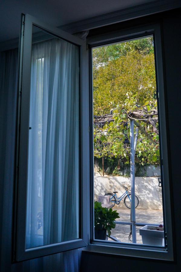 A.G'S Guest House Кутаїсі Екстер'єр фото