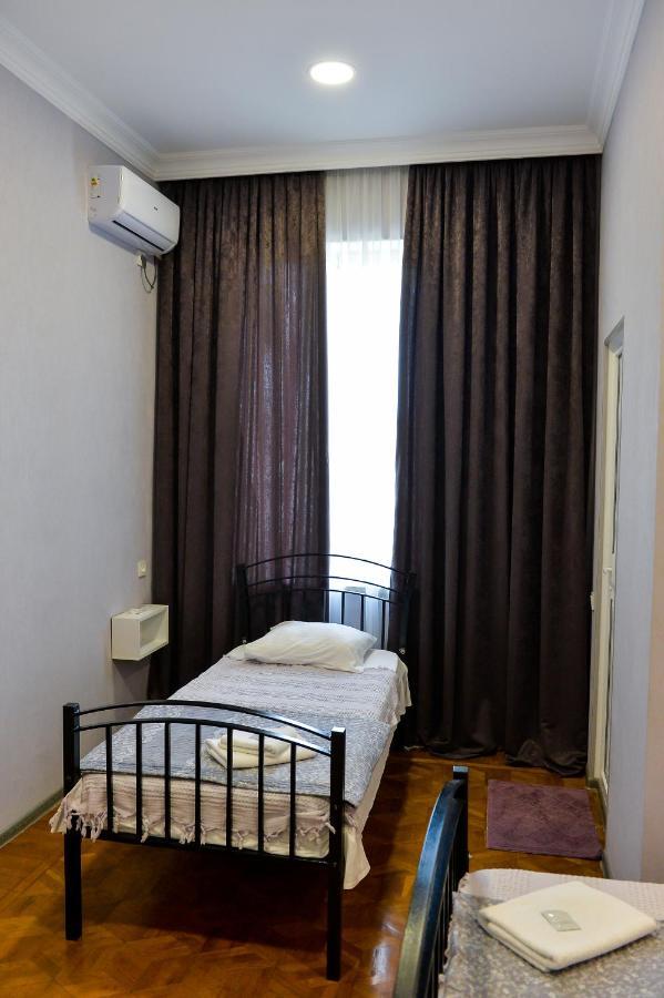 A.G'S Guest House Кутаїсі Екстер'єр фото