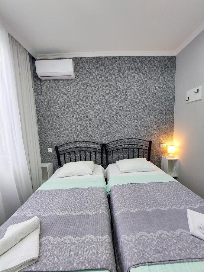 A.G'S Guest House Кутаїсі Екстер'єр фото