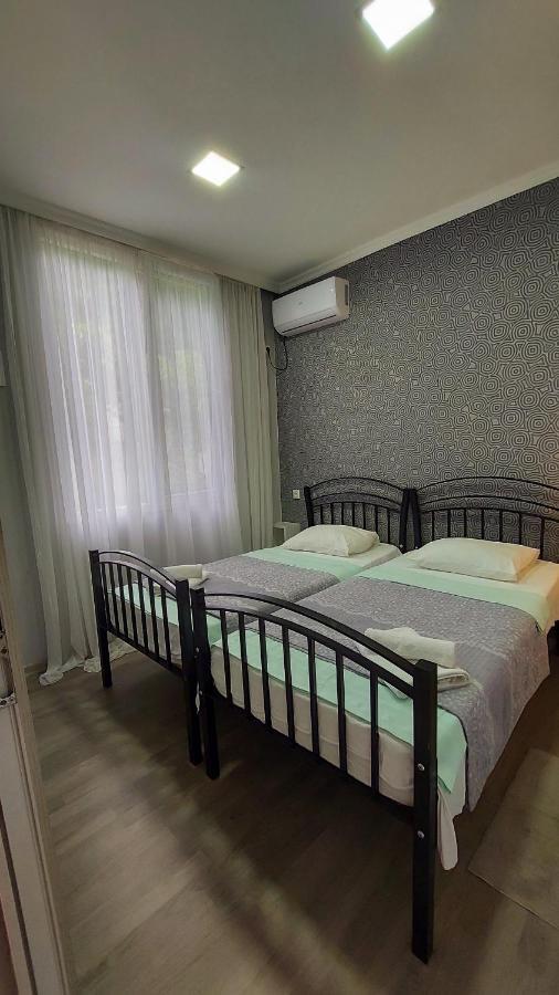 A.G'S Guest House Кутаїсі Екстер'єр фото