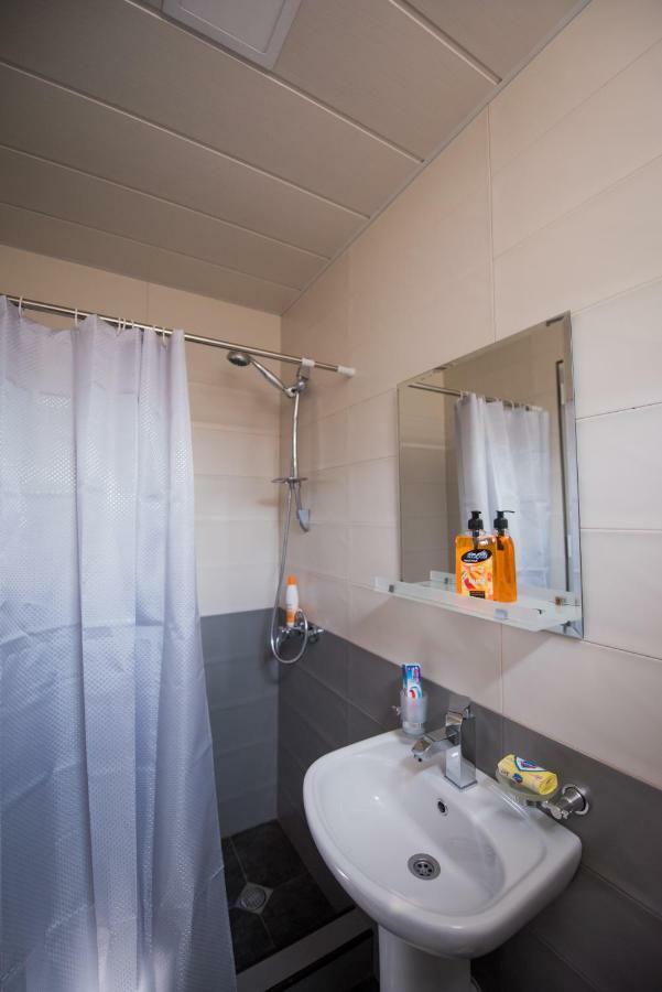 A.G'S Guest House Кутаїсі Екстер'єр фото