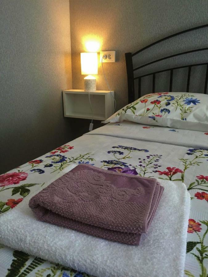 A.G'S Guest House Кутаїсі Екстер'єр фото